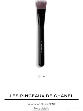 CHANEL Foundation Brush No.100 – Black with Light Lilac Bristles